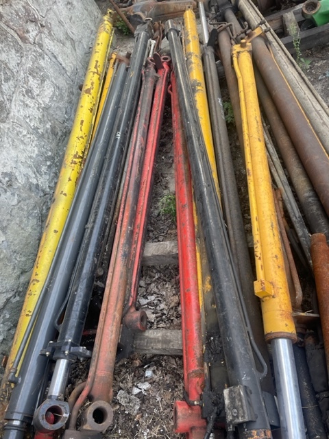 Siłownik Wysuwu Manitou | Matbro | Claas - Hydraulic cylinder for Agricultural machinery: picture 1 Siłownik Wysuwu Manitou | Matbro | Claas - Hydraulic cylinder for Agricultural machinery: picture 1