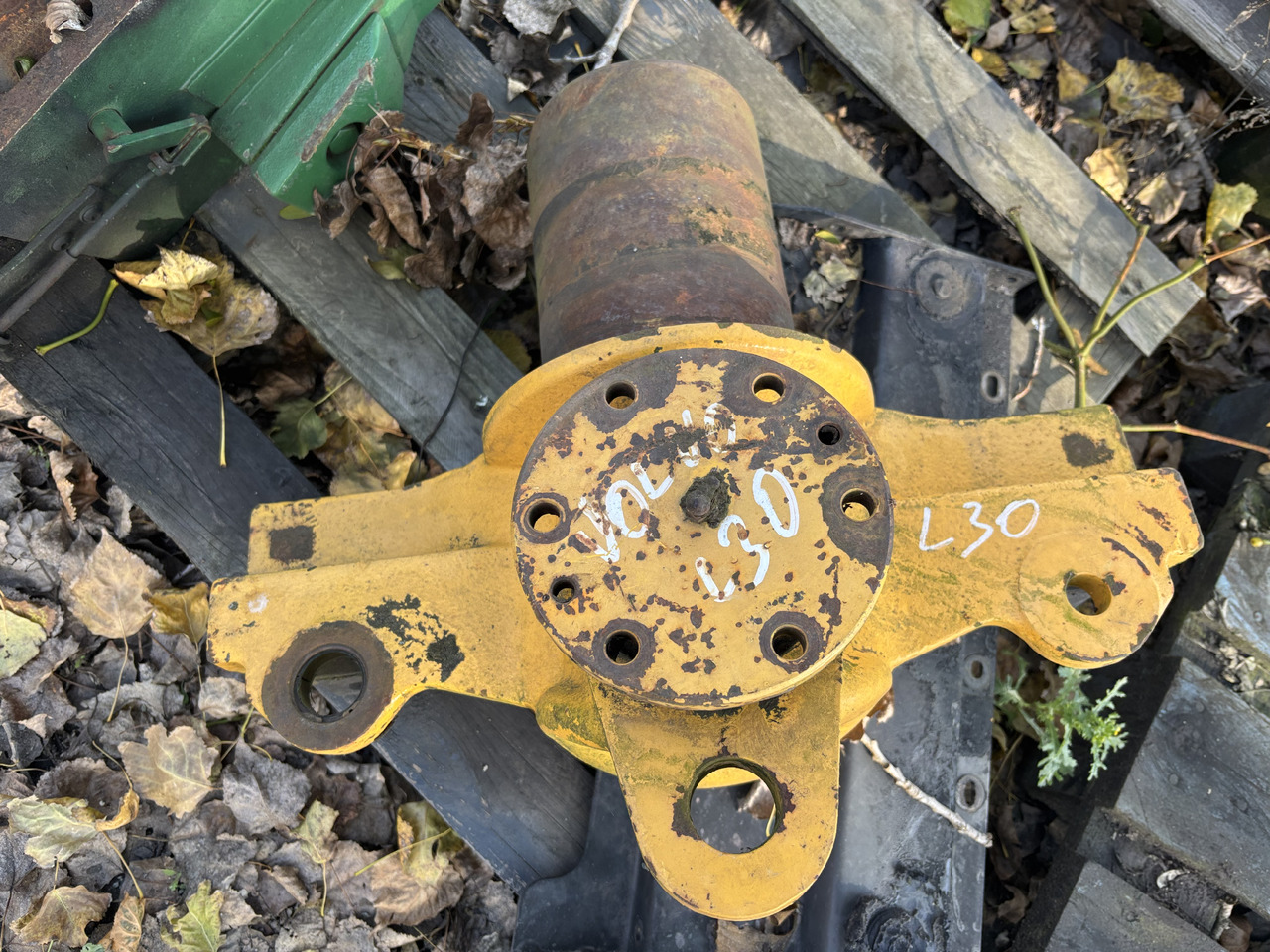 VOLVO L30 Przegub Łącznika Ramy Support Łącznik - Frame/ Chassis for Material handling equipment: picture 1 VOLVO L30 Przegub Łącznika Ramy Support Łącznik - Frame/ Chassis for Material handling equipment: picture 1