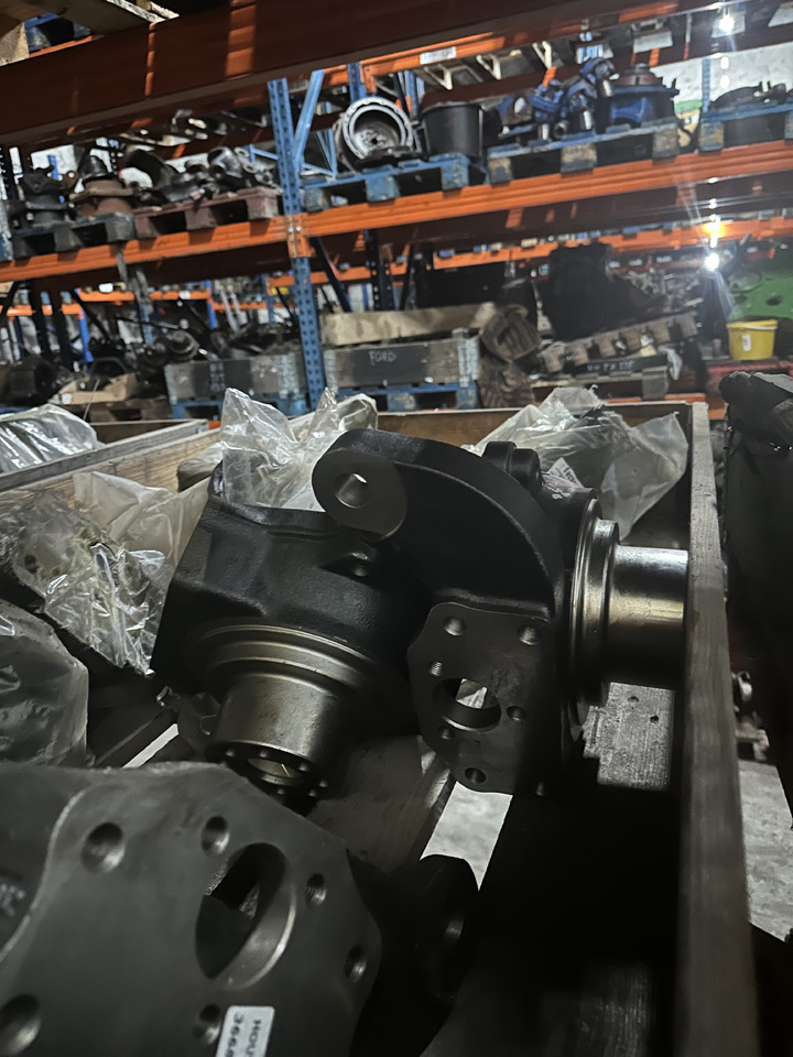 Zwrotnica Carraro 12868 , 12869 , 11811 , - Steering knuckle for Agricultural machinery: picture 1 Zwrotnica Carraro 12868 , 12869 , 11811 , - Steering knuckle for Agricultural machinery: picture 1