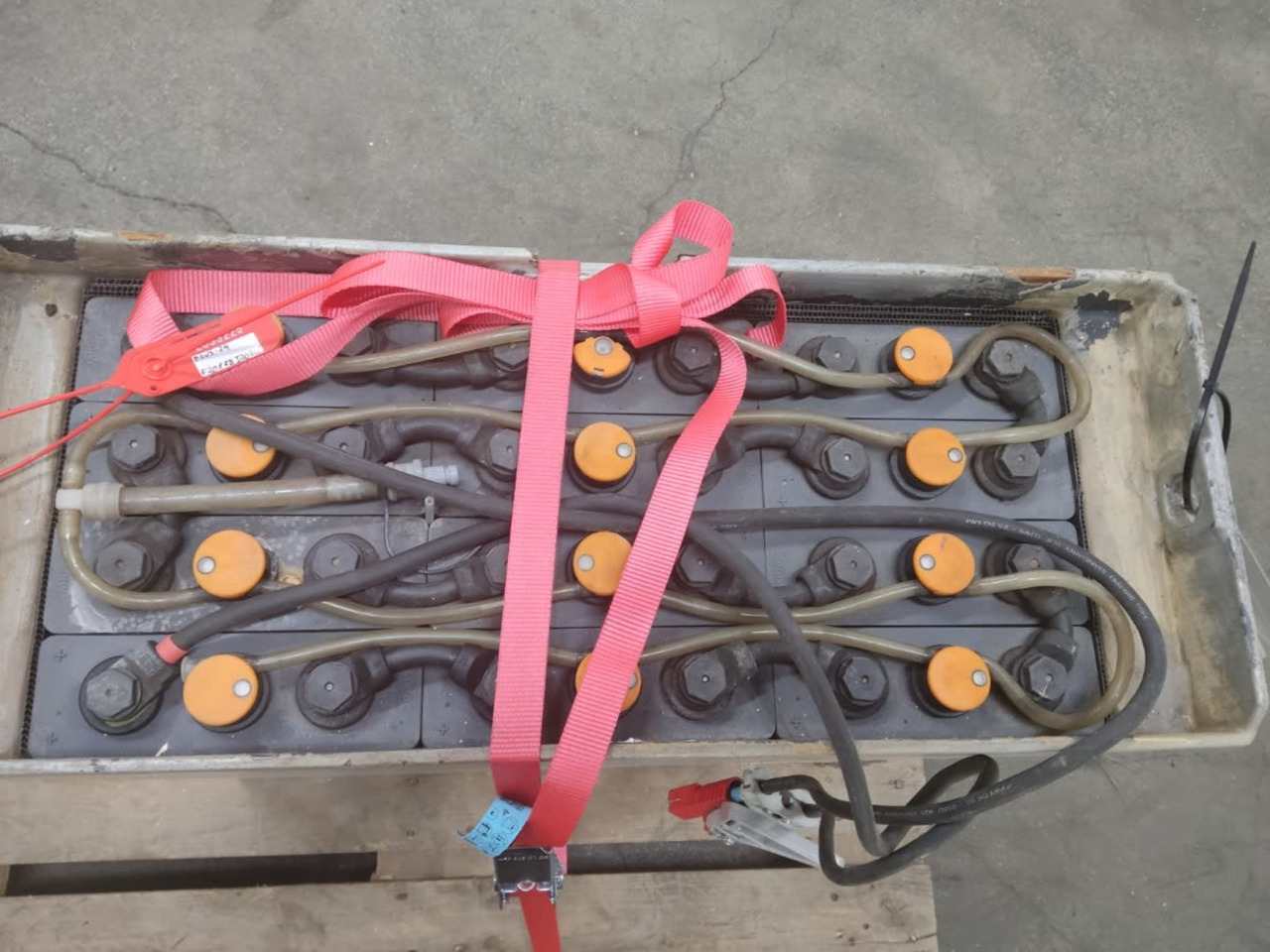 AVB 24V 465Ah - Battery for Material handling equipment: picture 3 AVB 24V 465Ah - Battery for Material handling equipment: picture 3