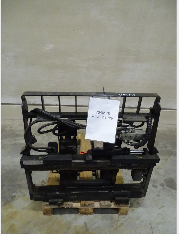 Durwen Fork positioner with extension forks FEM2 RZV-S-TGZ.25.1200 - Attachment for Material handling equipment: picture 3 Durwen Fork positioner with extension forks FEM2 RZV-S-TGZ.25.1200 - Attachment for Material handling equipment: picture 3