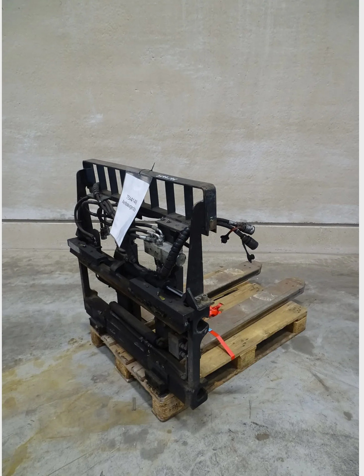 Durwen Fork positioner with extension forks FEM2 RZV-S-TGZ.25.1200 - Attachment for Material handling equipment: picture 2 Durwen Fork positioner with extension forks FEM2 RZV-S-TGZ.25.1200 - Attachment for Material handling equipment: picture 2