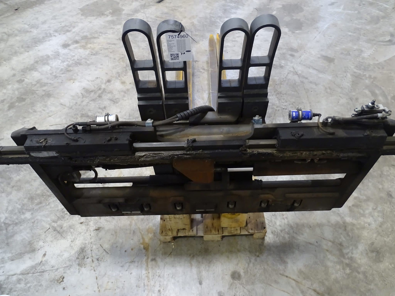 Durwen Rotary device FEM 4 DPK100CP - Attachment for Material handling equipment: picture 5 Durwen Rotary device FEM 4 DPK100CP - Attachment for Material handling equipment: picture 5