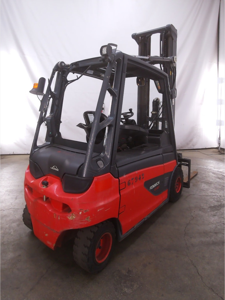 Linde E30L-01 - Electric forklift: picture 3 Linde E30L-01 - Electric forklift: picture 3