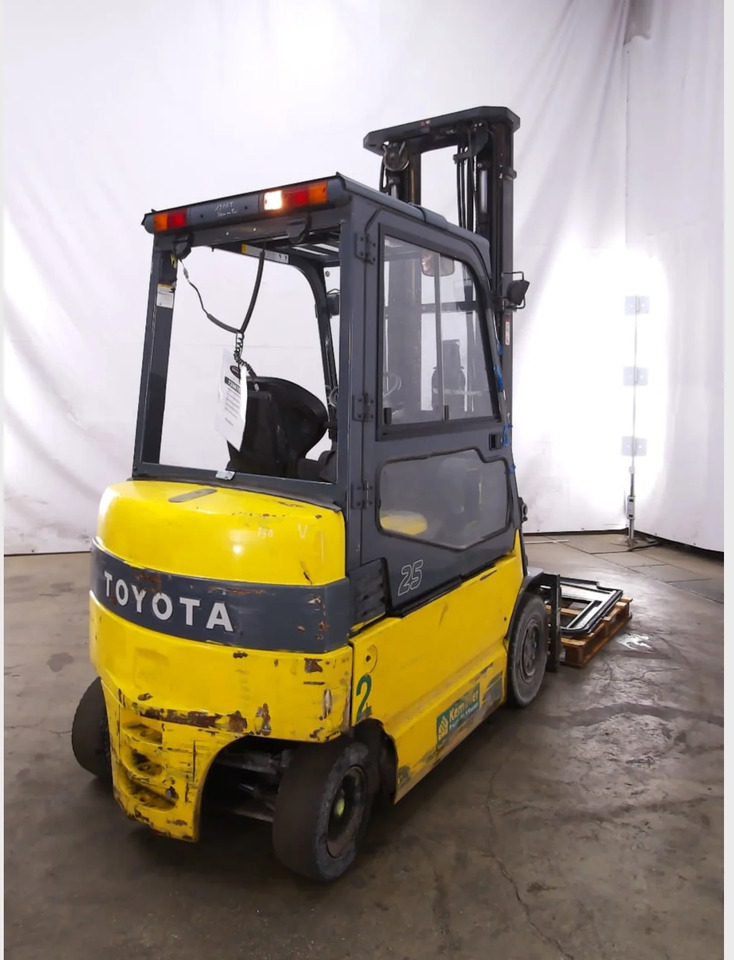 Toyota 7FBMF25 - Electric forklift: picture 3 Toyota 7FBMF25 - Electric forklift: picture 3