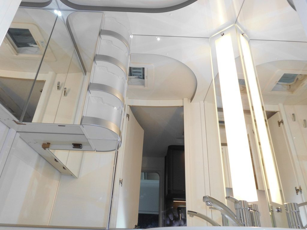 Caravan Hobby De Luxe 490 KMF 2026 GARAGE AUTARK 1800kg.+++: picture 14