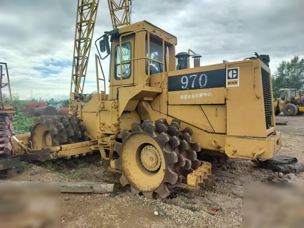 1985 CATERPILLAR 815B - Compactor: picture 1 1985 CATERPILLAR 815B - Compactor: picture 1
