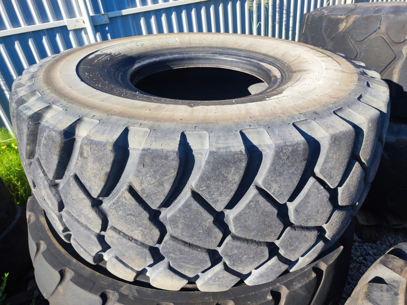 23.5 R25 TYERS - Tire for Truck: picture 1 23.5 R25 TYERS - Tire for Truck: picture 1