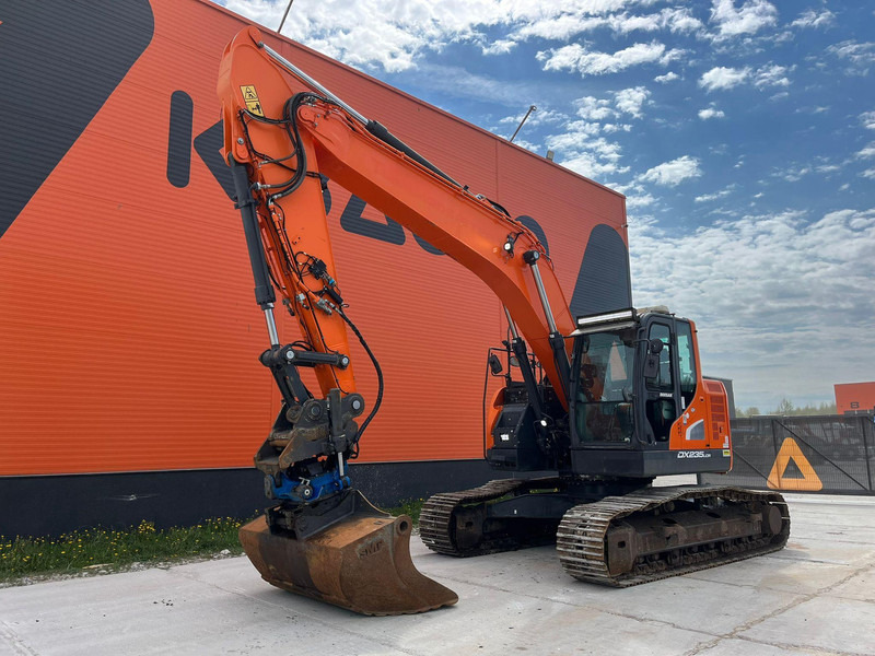 Doosan DX 235 LCR-5 3 D / ROTOTILT / CENTRAL LUBRICATION / AC - Crawler excavator: picture 2 Doosan DX 235 LCR-5 3 D / ROTOTILT / CENTRAL LUBRICATION / AC - Crawler excavator: picture 2