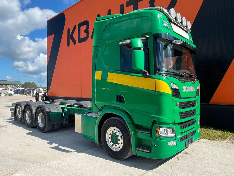 Scania R500 8x4*4 9 TON FRONT AXLE / PTO / RETARDER / CHASSIS L=7420 mm - Cab chassis truck: picture 4 Scania R500 8x4*4 9 TON FRONT AXLE / PTO / RETARDER / CHASSIS L=7420 mm - Cab chassis truck: picture 4