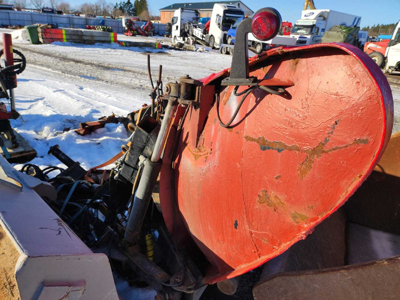 Svedala ARBRÅ HYDRAULIC STRAIGHT SNOW PLOW / LUMESAHK - Snow removal vehicle: picture 3 Svedala ARBRÅ HYDRAULIC STRAIGHT SNOW PLOW / LUMESAHK - Snow removal vehicle: picture 3