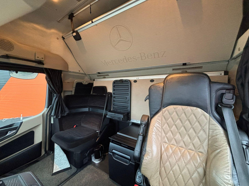 Tractor unit Mercedes-Benz Actros 2663 6x4 GIGASPACE / RETARDER / PTO: picture 17