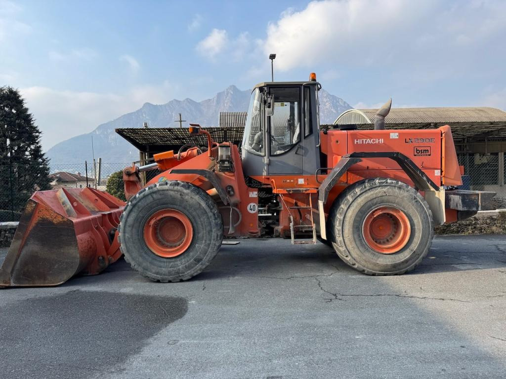 Hitachi LX290E - Wheel loader: picture 1 Hitachi LX290E - Wheel loader: picture 1
