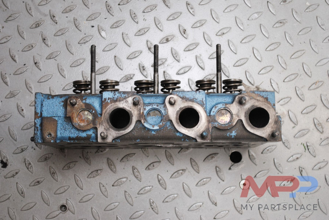Kubota Cilinderkop Kubota D1462 - Cylinder head: picture 3 Kubota Cilinderkop Kubota D1462 - Cylinder head: picture 3