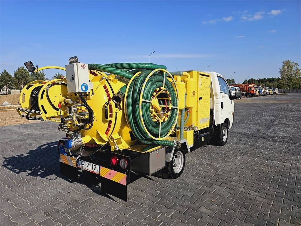 Isuzu Kia on categories B COMBI WUKO FOR DUCT CLEANING 2 - Vacuum truck: picture 1 Isuzu Kia on categories B COMBI WUKO FOR DUCT CLEANING 2 - Vacuum truck: picture 1