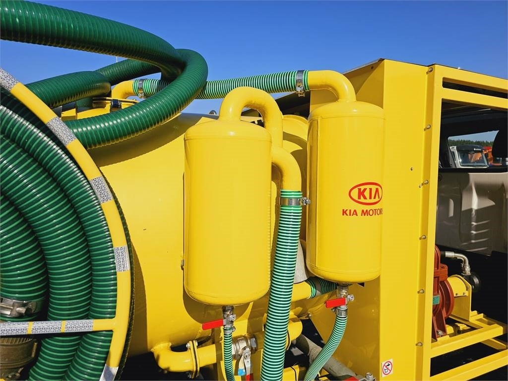 Isuzu Kia on categories B COMBI WUKO FOR DUCT CLEANING 2 - Vacuum truck: picture 5 Isuzu Kia on categories B COMBI WUKO FOR DUCT CLEANING 2 - Vacuum truck: picture 5