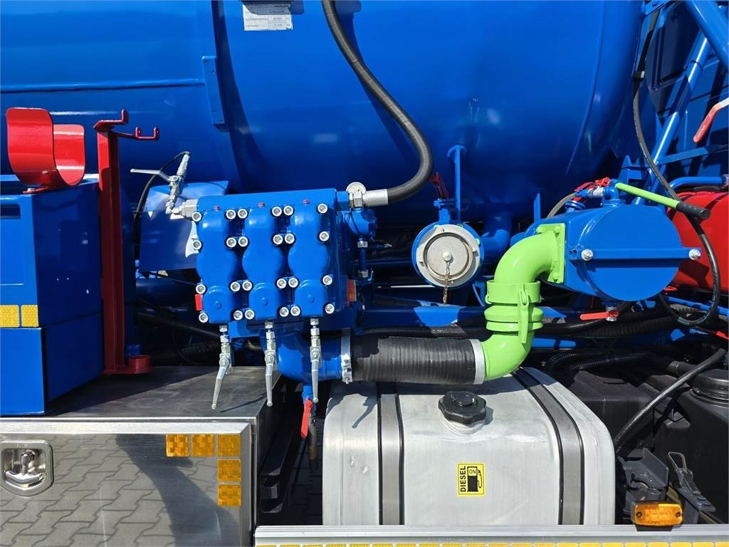Iveco WUKO MULLER KOMBI FOR CHANNEL CLEANING - Vacuum truck: picture 2 Iveco WUKO MULLER KOMBI FOR CHANNEL CLEANING - Vacuum truck: picture 2