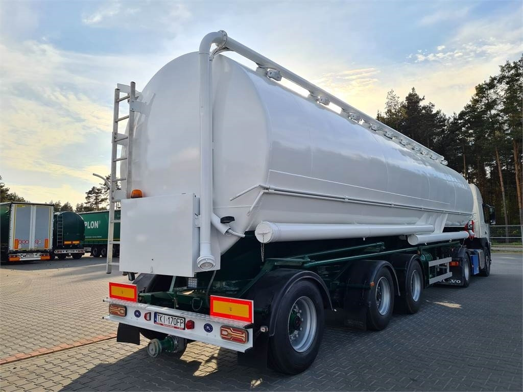 Lambrecht with suction WELGRO fodder, flour, wheat - Tank semi-trailer: picture 1 Lambrecht with suction WELGRO fodder, flour, wheat - Tank semi-trailer: picture 1