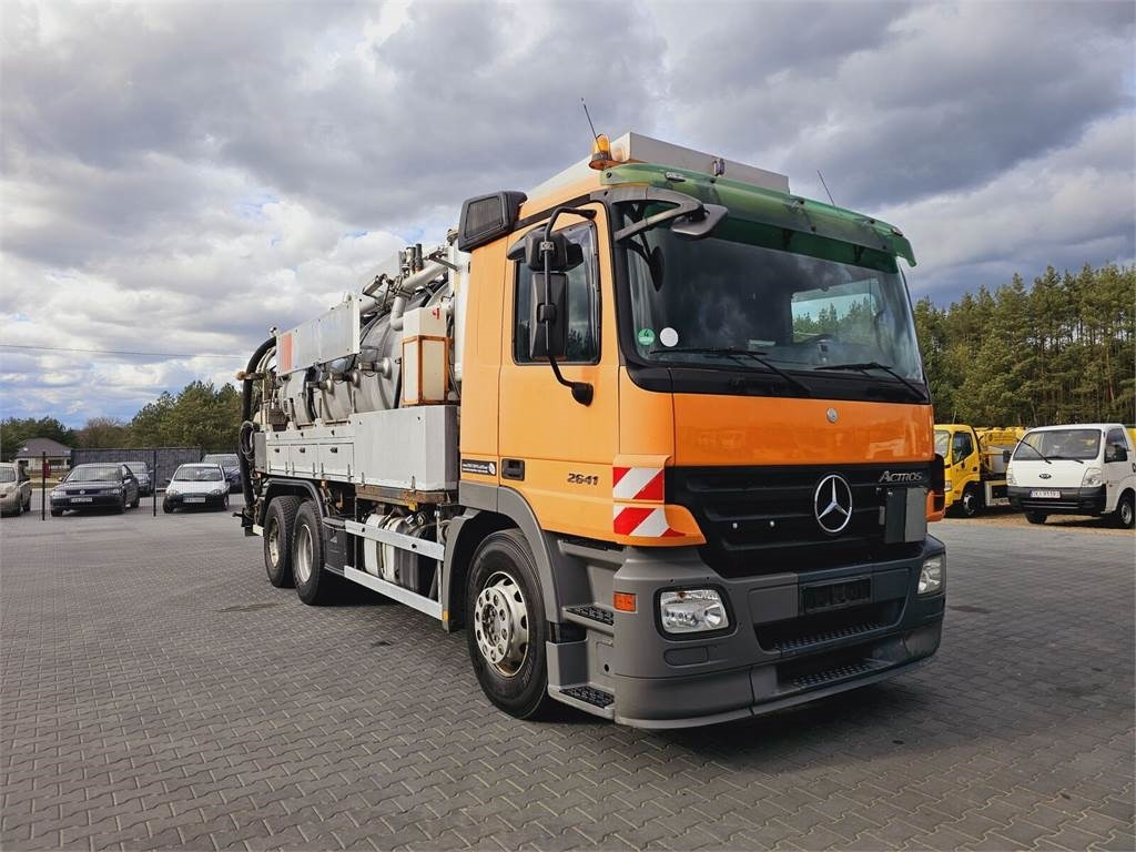 Mercedes-Benz WUKO KROLL COMBI FOR SEWER CLEANING - Vacuum truck: picture 2 Mercedes-Benz WUKO KROLL COMBI FOR SEWER CLEANING - Vacuum truck: picture 2