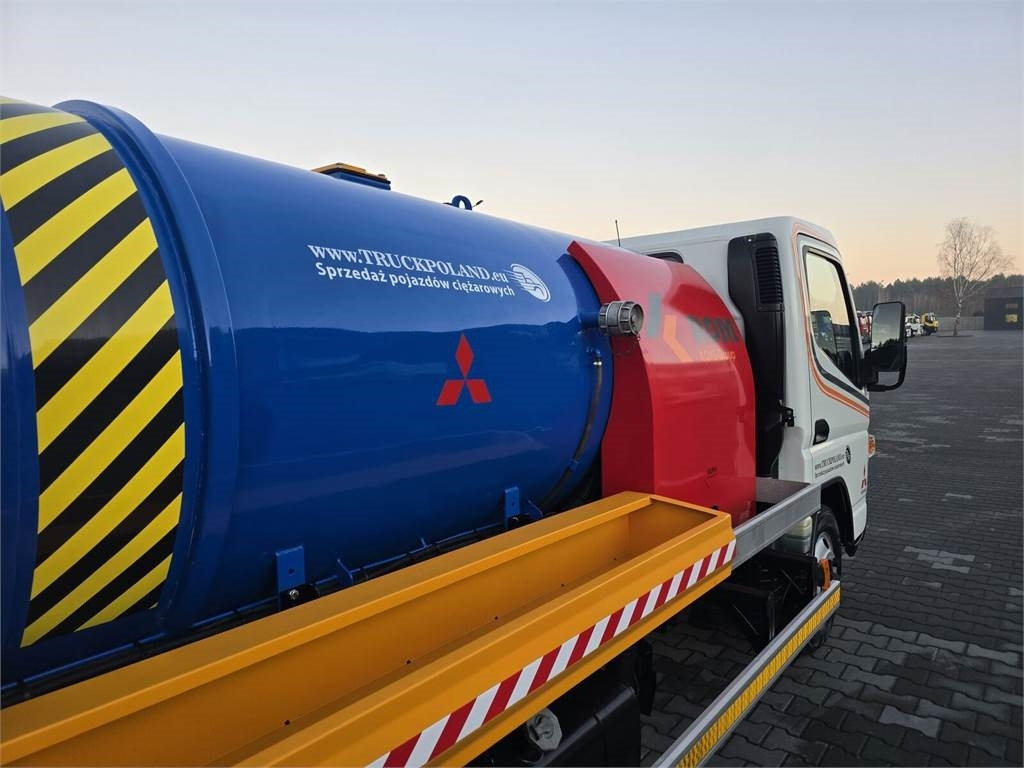 Mitsubishi ROM SMART COMBI WUKO HOT WATER FOR CLEANING SEWAGE - Vacuum truck: picture 3 Mitsubishi ROM SMART COMBI WUKO HOT WATER FOR CLEANING SEWAGE - Vacuum truck: picture 3