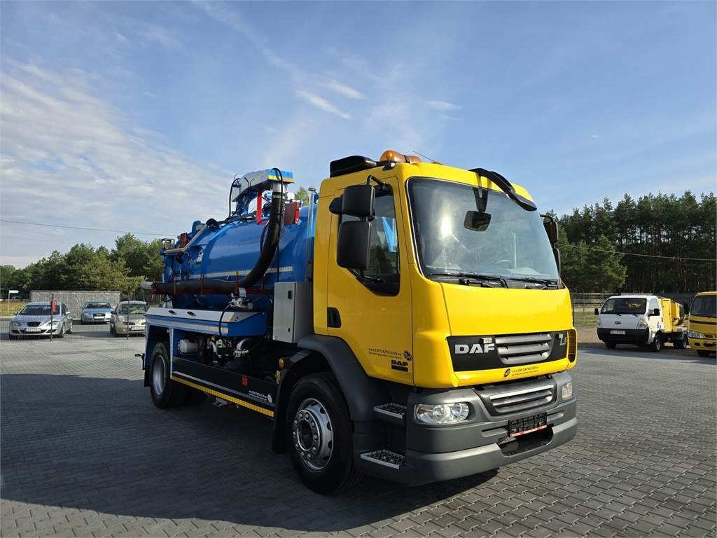 DAF WHALE 2012 WUKO for the collection of liquid waste  - Municipal/ Special vehicle: picture 3 DAF WHALE 2012 WUKO for the collection of liquid waste  - Municipal/ Special vehicle: picture 3