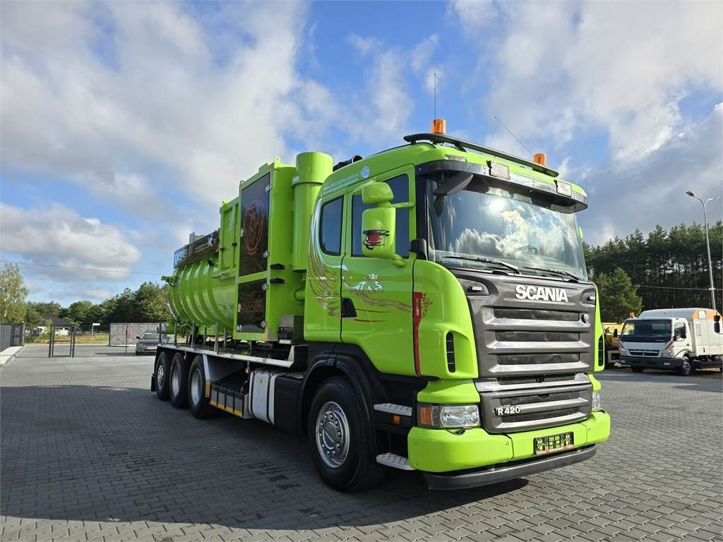 Scania Disab Centurion P210/9 Suction-blowing vacuum load - Municipal/ Special vehicle: picture 2 Scania Disab Centurion P210/9 Suction-blowing vacuum load - Municipal/ Special vehicle: picture 2