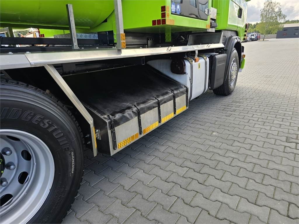 Scania Disab Centurion P210/9 Suction-blowing vacuum load - Municipal/ Special vehicle: picture 2 Scania Disab Centurion P210/9 Suction-blowing vacuum load - Municipal/ Special vehicle: picture 2