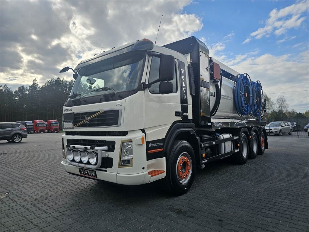 Volvo WUKO ADR ROLBA FOR CLEANING CHANNELS COMBI - Municipal/ Special vehicle: picture 4 Volvo WUKO ADR ROLBA FOR CLEANING CHANNELS COMBI - Municipal/ Special vehicle: picture 4