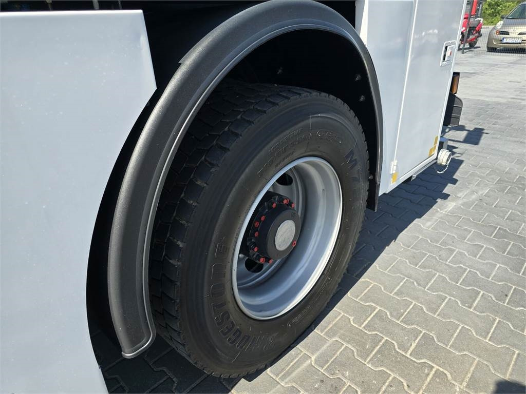 Vacuum truck Renault WUKO RIVARD for collecting liquid waste: picture 15