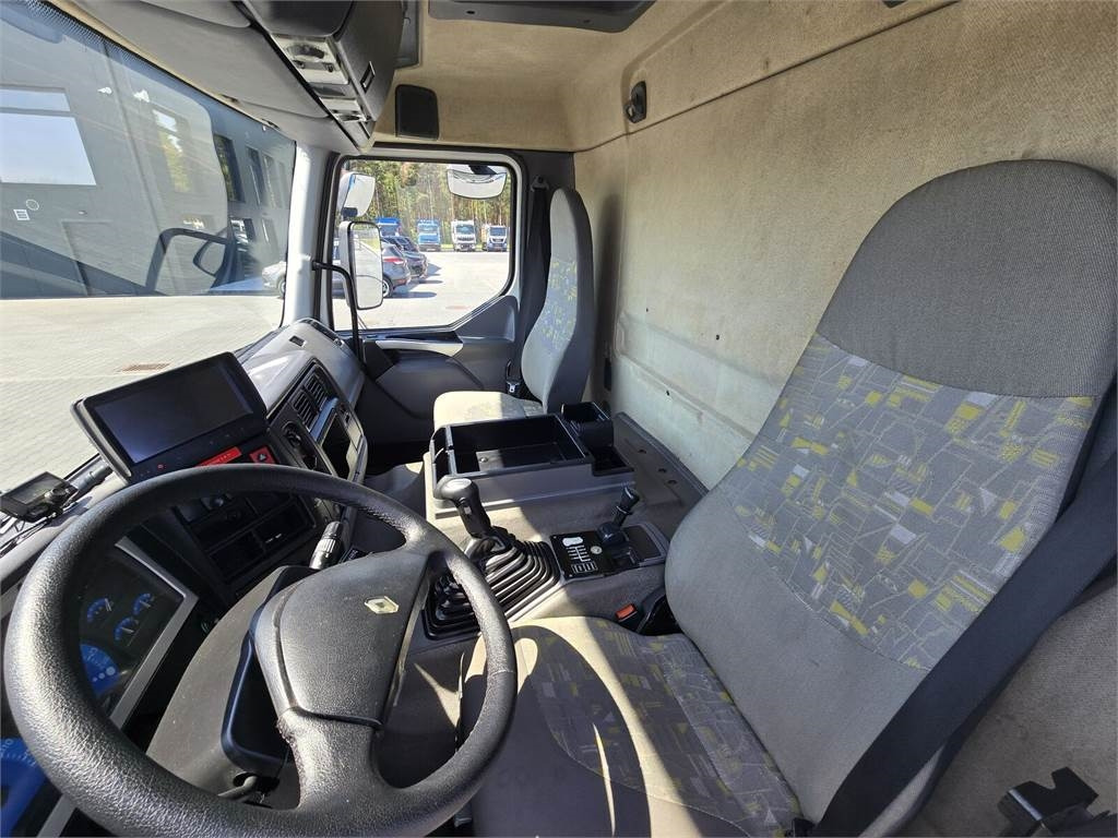 Vacuum truck Renault WUKO RIVARD for collecting liquid waste: picture 34