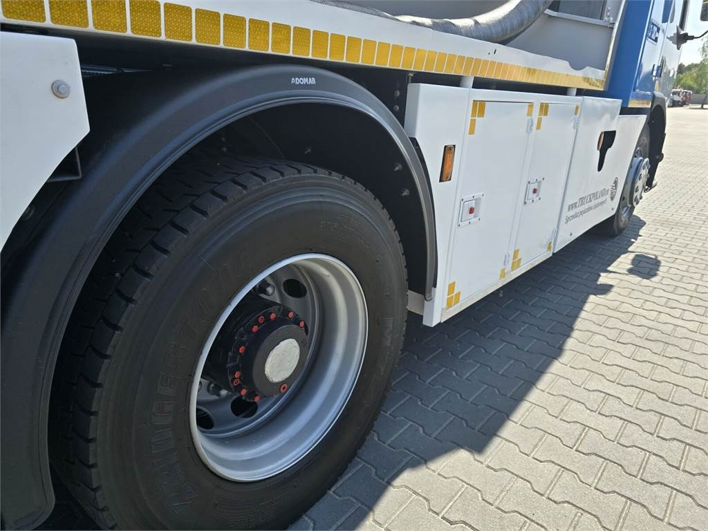 Vacuum truck Renault WUKO RIVARD for collecting liquid waste: picture 21