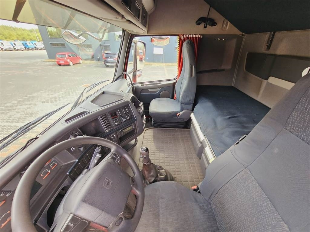 Volvo FH13 XXL EURO 5 2011 + KRONE MEGA RAISE - Tractor unit: picture 4 Volvo FH13 XXL EURO 5 2011 + KRONE MEGA RAISE - Tractor unit: picture 4