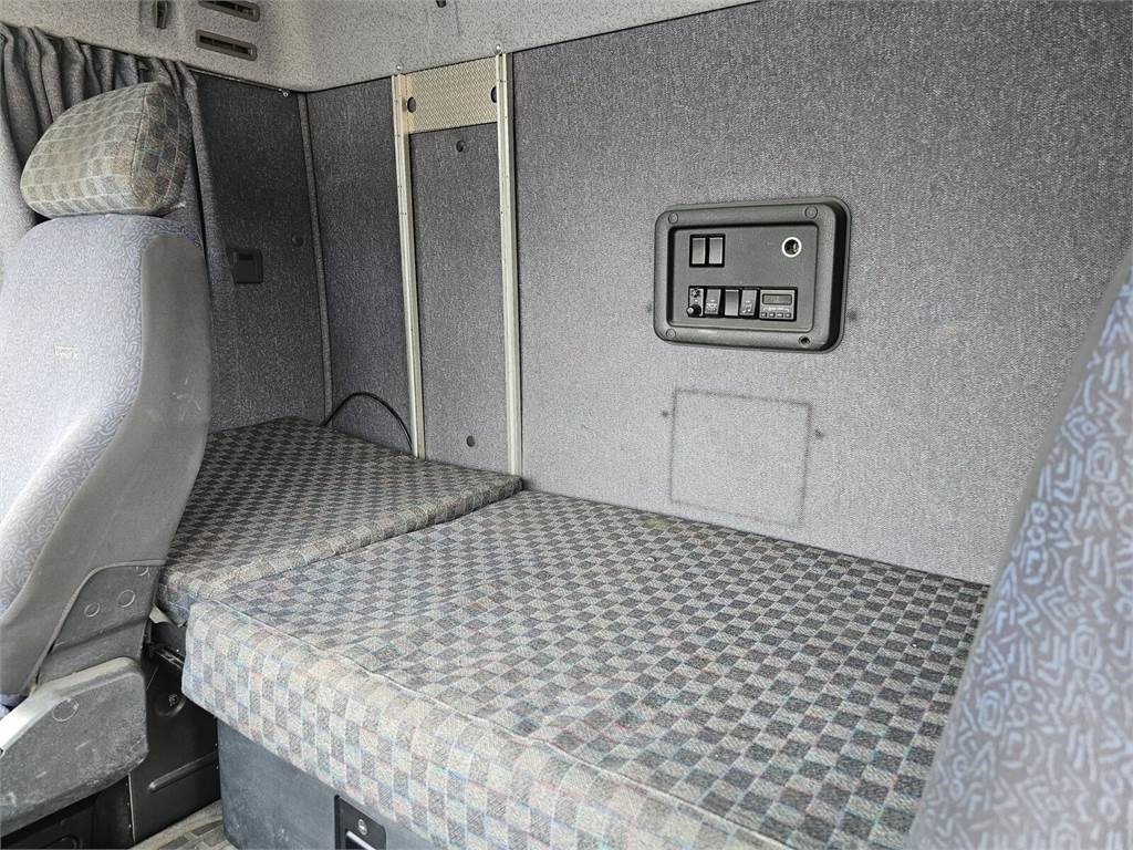 Container transporter/ Swap body truck Volvo FH 16 470 KM 6x2 low mileage 229700 km !!!!: picture 19 Container transporter/ Swap body truck Volvo FH 16 470 KM 6x2 low mileage 229700 km !!!!: picture 19