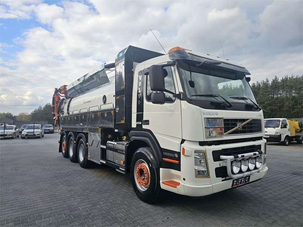 Volvo WUKO ADR ROLBA FOR CLEANING CHANNELS COMBI - Vacuum truck: picture 3 Volvo WUKO ADR ROLBA FOR CLEANING CHANNELS COMBI - Vacuum truck: picture 3