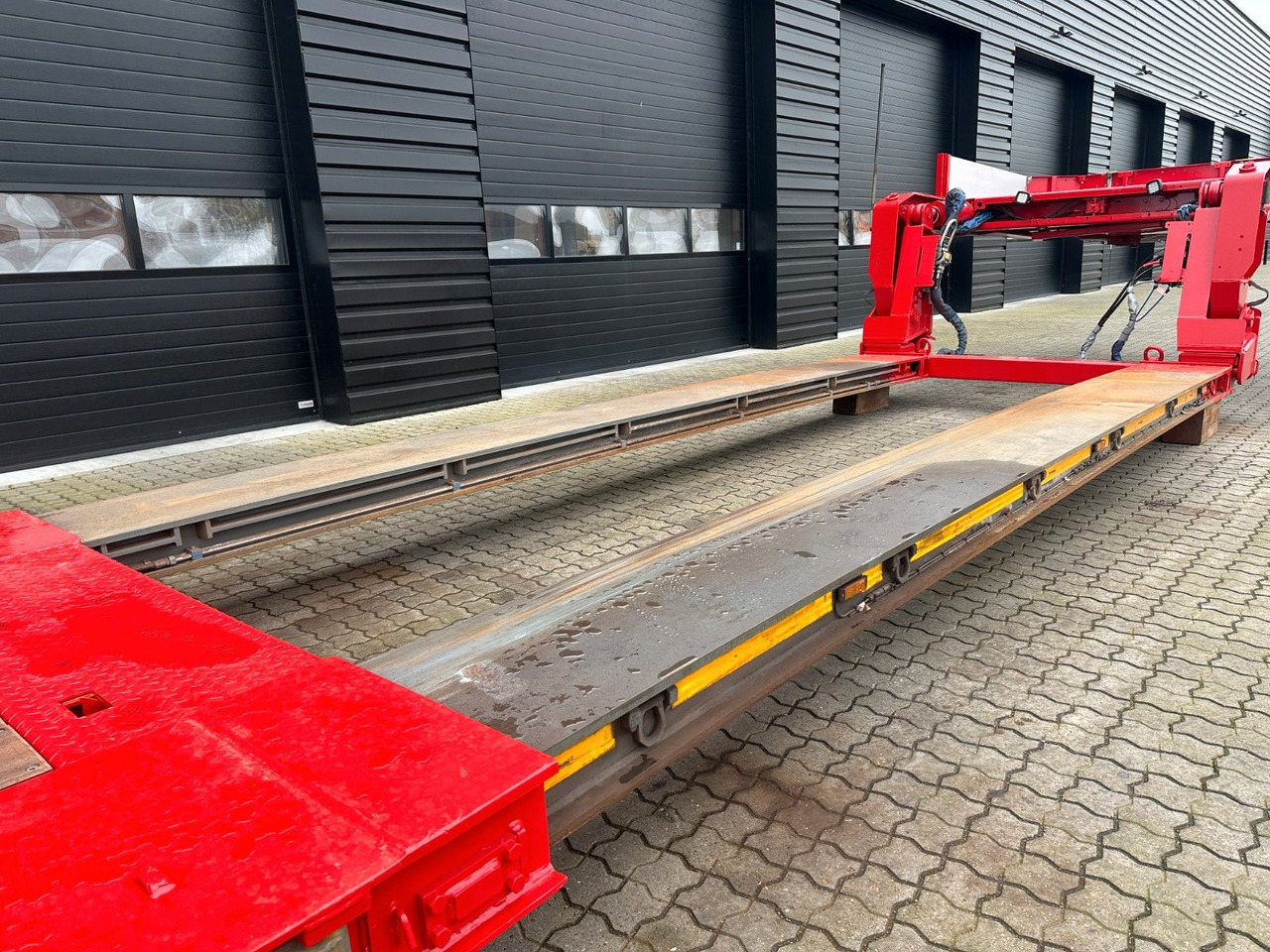 Faymonville Megamax 2 achs tiefbett / Neu Lackiert Faymonville Megamax 2 achs tiefbett / Neu Lackiert - Low loader semi-trailer: picture 5 Faymonville Megamax 2 achs tiefbett / Neu Lackiert Faymonville Megamax 2 achs tiefbett / Neu Lackiert - Low loader semi-trailer: picture 5