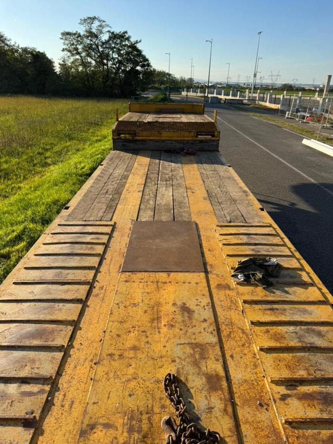 Louault SR2CA - Low loader semi-trailer: picture 4 Louault SR2CA - Low loader semi-trailer: picture 4
