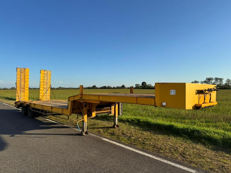 Louault SR2CA - Low loader semi-trailer: picture 1 Louault SR2CA - Low loader semi-trailer: picture 1