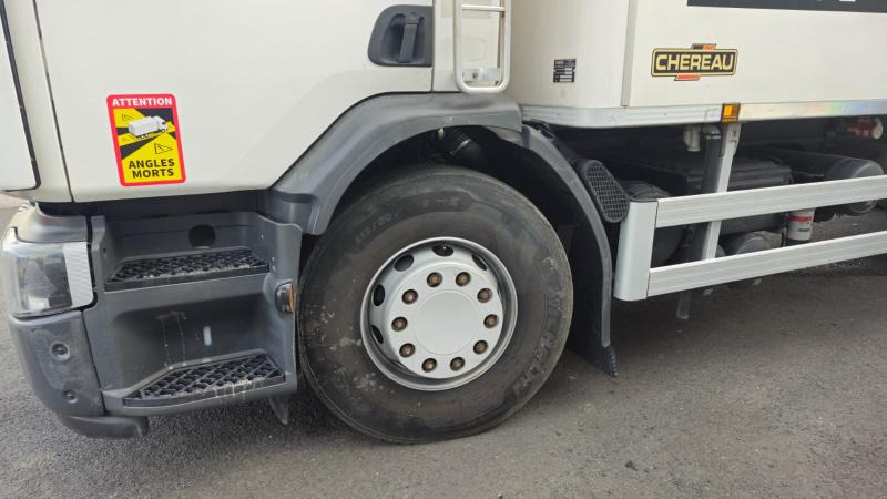 Renault D WIDE - Refrigerator truck: picture 4 Renault D WIDE - Refrigerator truck: picture 4