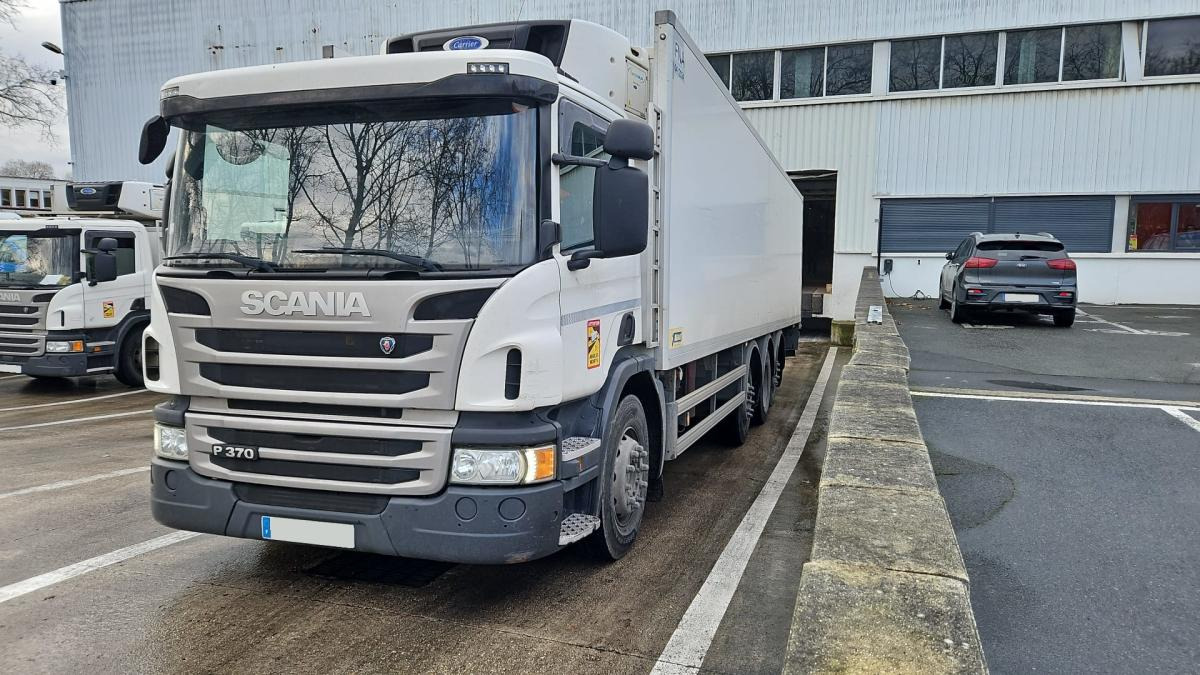 Scania P 370 - Refrigerator truck: picture 2 Scania P 370 - Refrigerator truck: picture 2