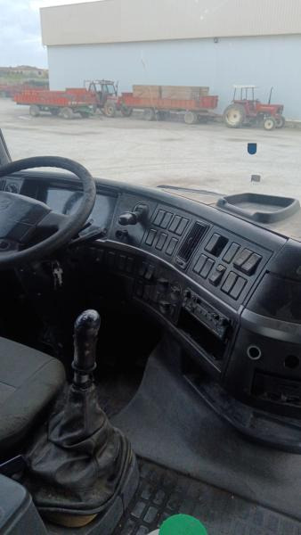 Volvo FH12 430 - Tractor unit: picture 5 Volvo FH12 430 - Tractor unit: picture 5