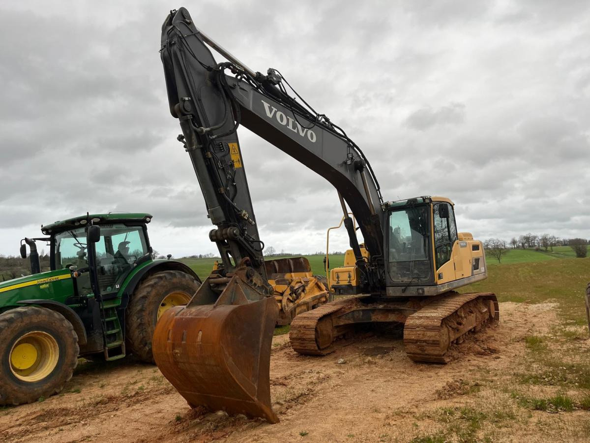 Volvo EC220DL - Crawler excavator: picture 2 Volvo EC220DL - Crawler excavator: picture 2