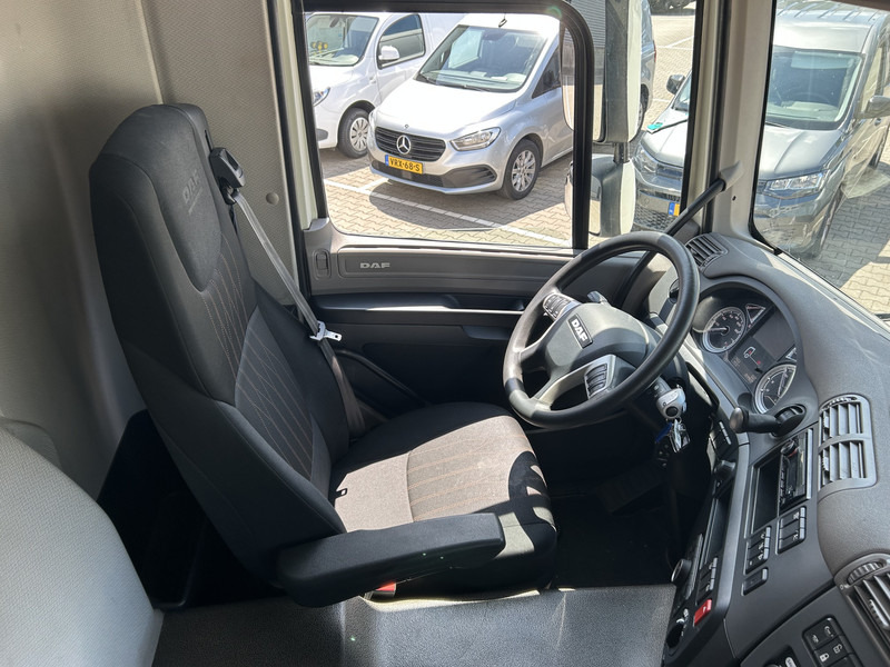 DAF CF 260 FA / Carrier Koeler - 30 gr / Chereau Frigobox / Laadklep 2000 kg - Refrigerator truck: picture 3 DAF CF 260 FA / Carrier Koeler - 30 gr / Chereau Frigobox / Laadklep 2000 kg - Refrigerator truck: picture 3