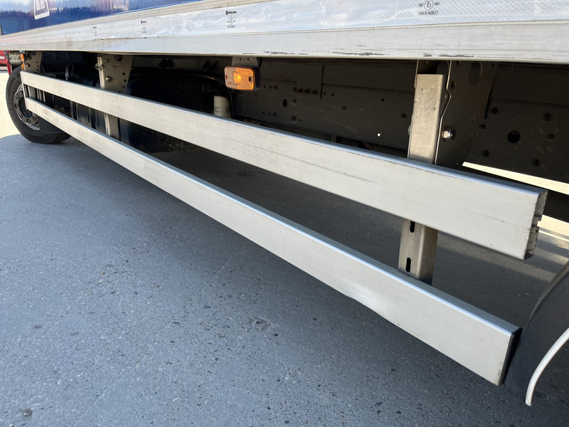 Box truck DAF LF 210 FA / 12 Ton / 339 dkm / Box / Loadlift / NL Truck: picture 20