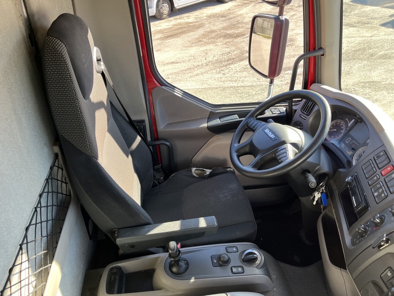 DAF LF 210 FA / 12 Ton / 416 dkm / Koffer / LBW / NL LKW - Box truck: picture 3 DAF LF 210 FA / 12 Ton / 416 dkm / Koffer / LBW / NL LKW - Box truck: picture 3