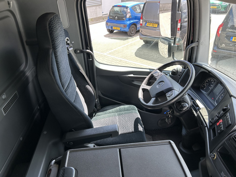 Mercedes-Benz Atego 818 / 8 Ton / 676 dkm / Box / Laadklep / APK TUV 03-26 - Box truck: picture 3 Mercedes-Benz Atego 818 / 8 Ton / 676 dkm / Box / Laadklep / APK TUV 03-26 - Box truck: picture 3