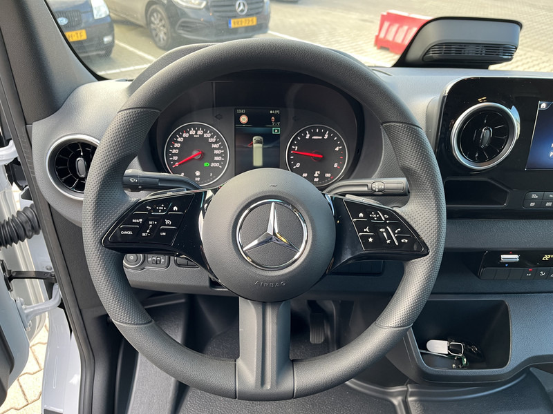Mercedes-Benz Sprinter 317 1.9 CDI Select HD / Koel voorbereiding / L2 H2 - Refrigerated van: picture 4 Mercedes-Benz Sprinter 317 1.9 CDI Select HD / Koel voorbereiding / L2 H2 - Refrigerated van: picture 4