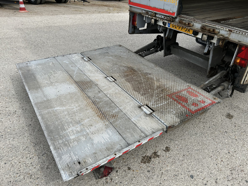 Renders ROC 12.10 City / Curtainside / Loadlift 2000 kg / NL Trailer - Curtainsider semi-trailer: picture 5 Renders ROC 12.10 City / Curtainside / Loadlift 2000 kg / NL Trailer - Curtainsider semi-trailer: picture 5