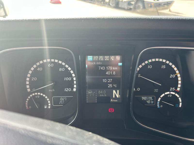Mercedes-Benz Actros 1842 Bigspace / 742 dkm / Mega / New Tacho / Stand Klima / 2 Tanks - Tractor unit: picture 4 Mercedes-Benz Actros 1842 Bigspace / 742 dkm / Mega / New Tacho / Stand Klima / 2 Tanks - Tractor unit: picture 4
