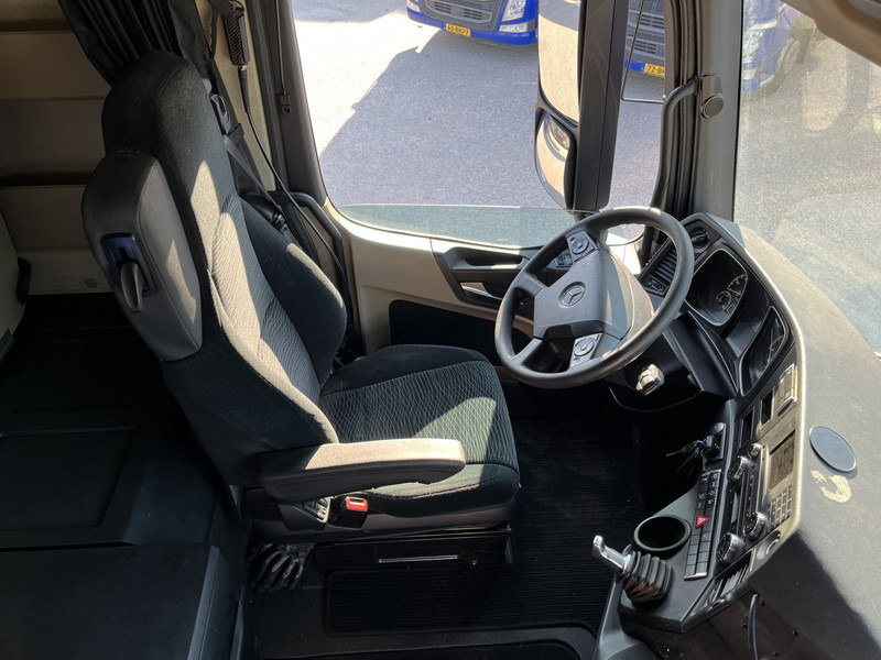 Mercedes-Benz Actros 1842 StreamSpace / 903 dkm / 2 Tanks / NL Truck / 10x in stock - Tractor unit: picture 3 Mercedes-Benz Actros 1842 StreamSpace / 903 dkm / 2 Tanks / NL Truck / 10x in stock - Tractor unit: picture 3