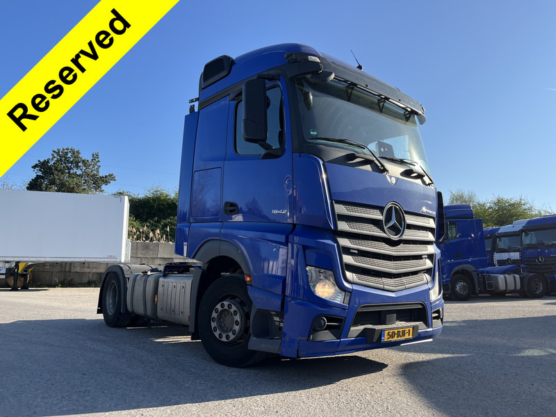 Mercedes-Benz Actros 1842 StreamSpace / 903 dkm / 2 Tanks / NL Truck / 13x in stock - Tractor unit: picture 1 Mercedes-Benz Actros 1842 StreamSpace / 903 dkm / 2 Tanks / NL Truck / 13x in stock - Tractor unit: picture 1
